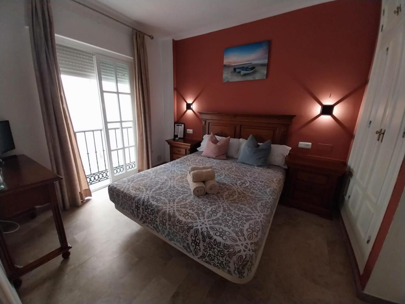 Hostal Montys Nerja Esterno foto