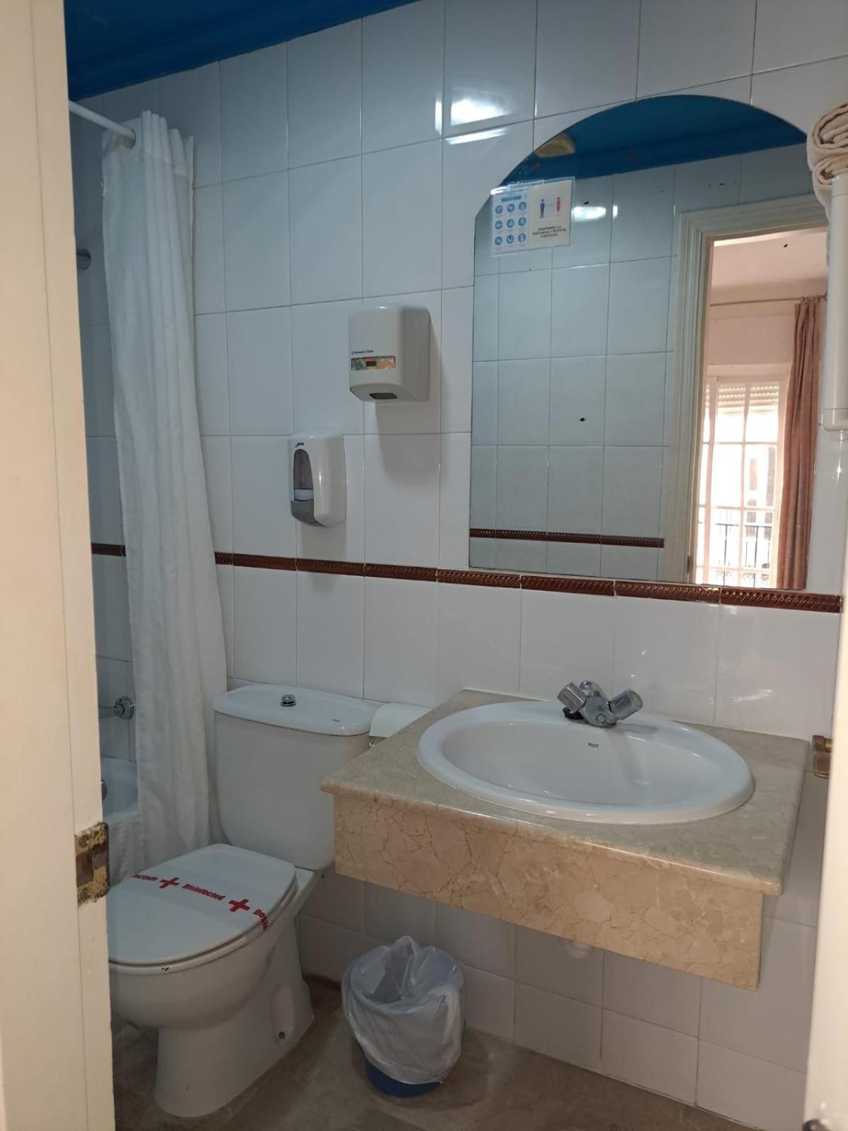 Hostal Montys Nerja Esterno foto