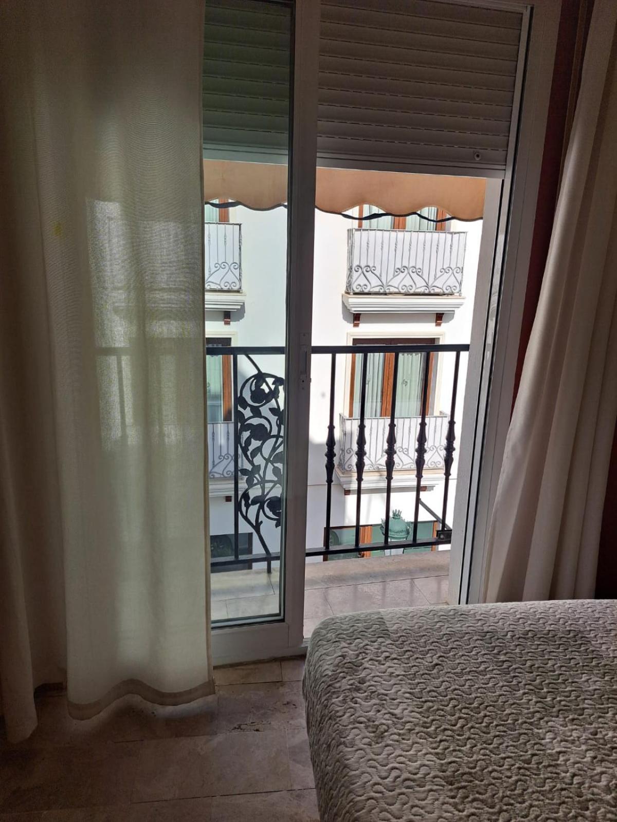 Hostal Montys Nerja Esterno foto