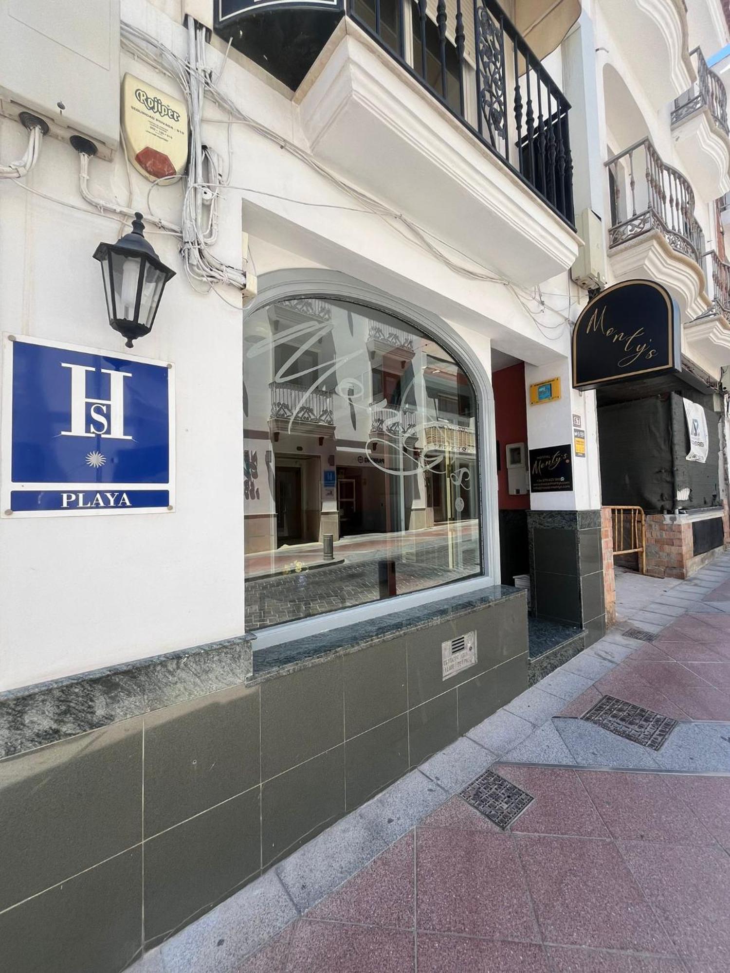 Hostal Montys Nerja Esterno foto