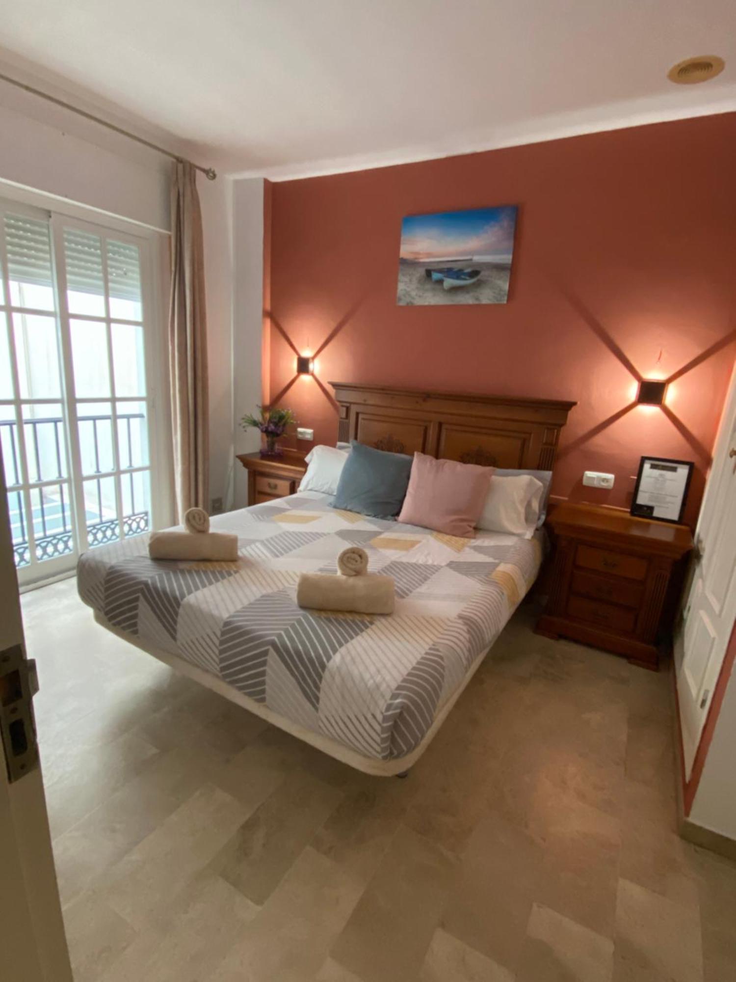 Hostal Montys Nerja Esterno foto